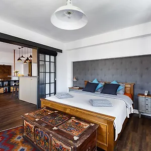 Apartment Bohemian Old Town Boutique, Bucharest