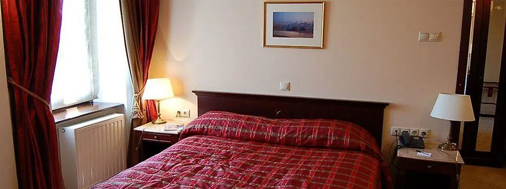 Hotel Venezia By Zeus International Bucharest 4*,