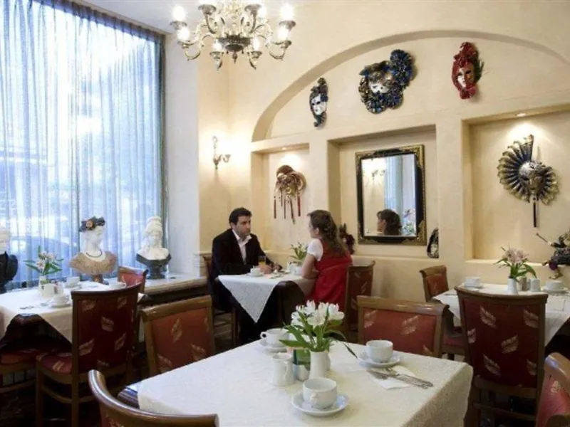 Hotel Venezia By Zeus International Bucareste 4*,  Roménia